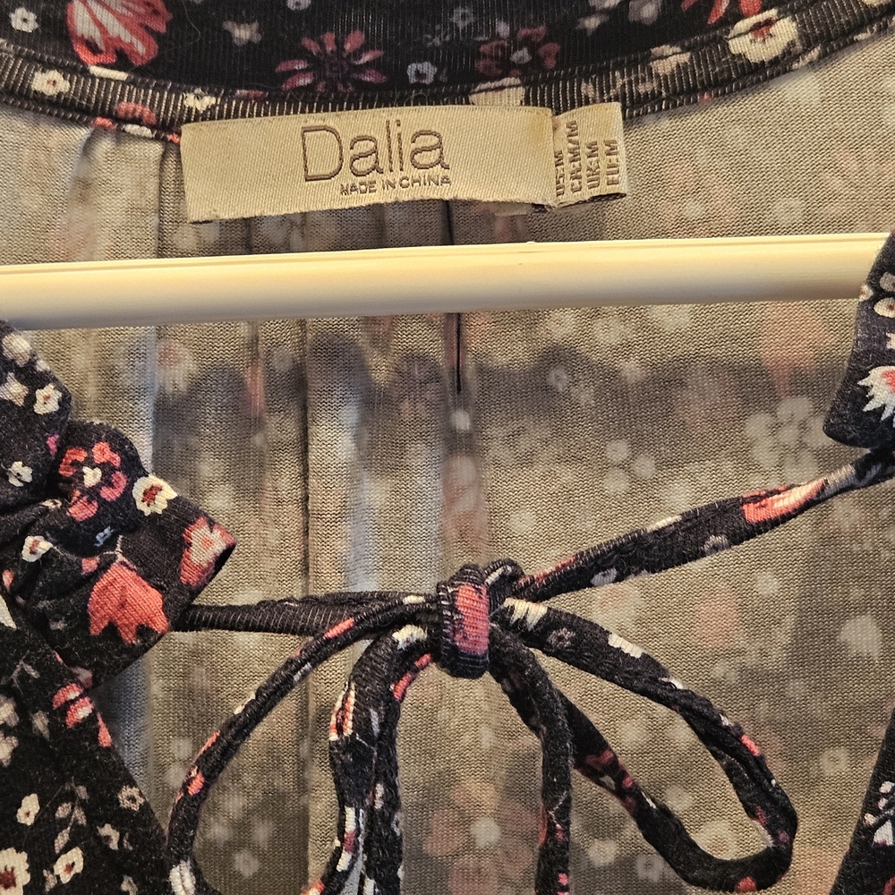 Dalia Navy And Pink Floral Tie-Neck Sleeveless Top - Picture 5 of 7